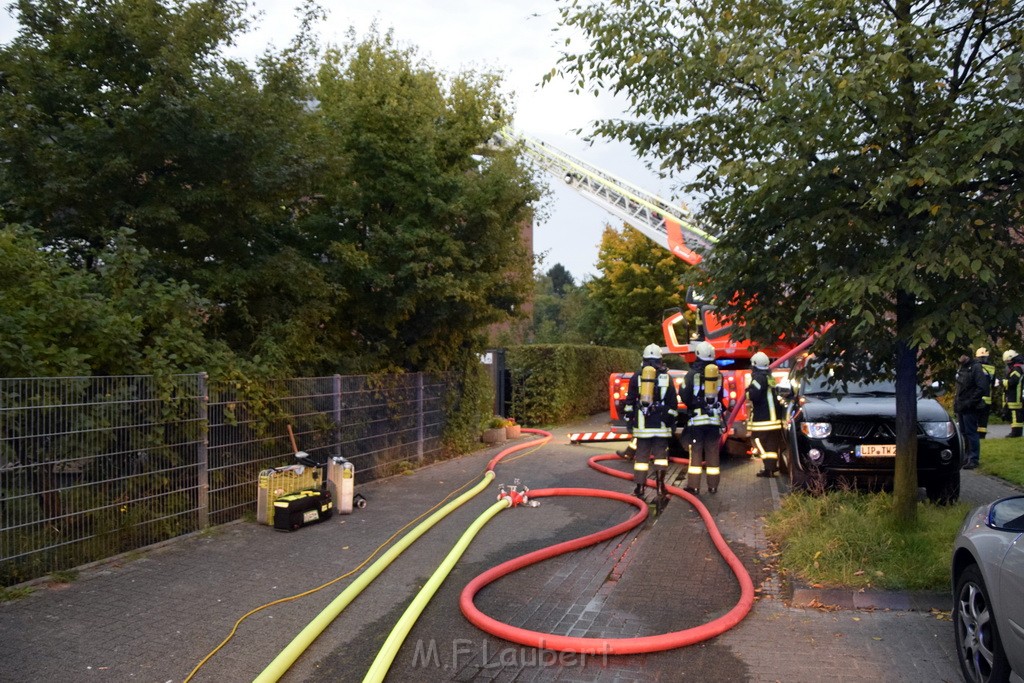 Feuer 2 Y Koeln Suerth Elisabeth Selbertstr P017.JPG - Miklos Laubert